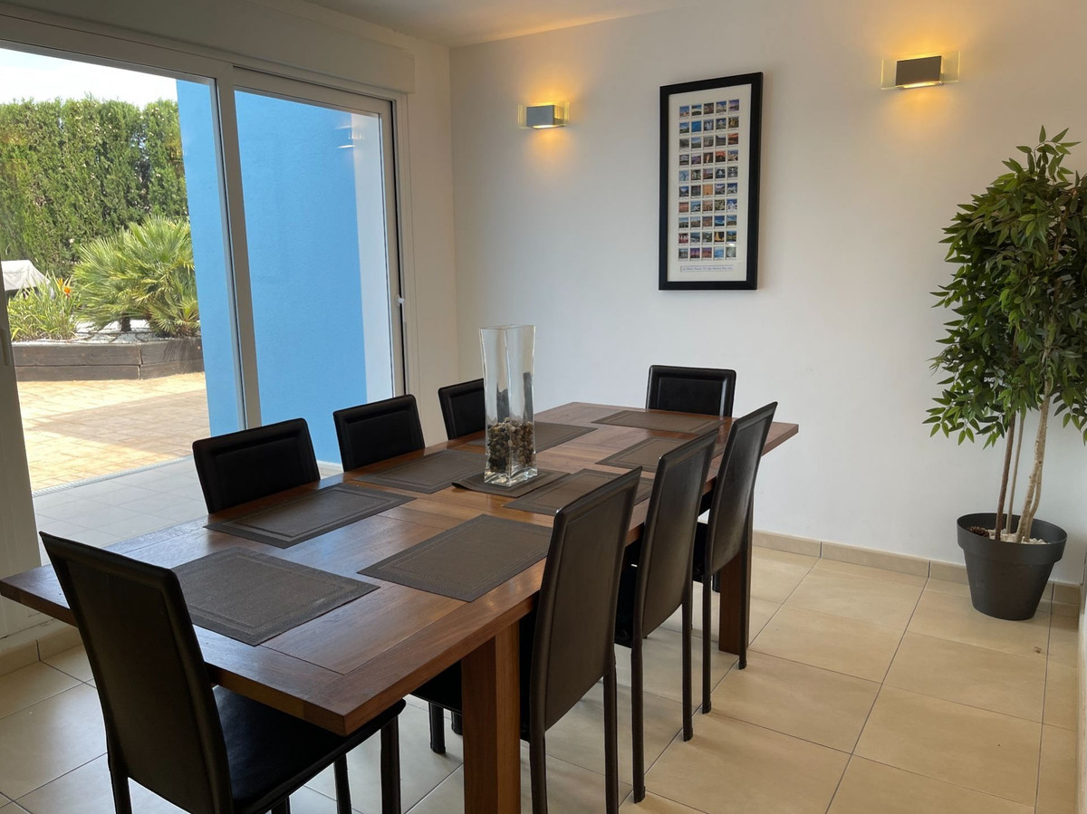 6 Bed Townhouse for sale in Monforte Del Cid Costa Blanca, Alicante, Spain