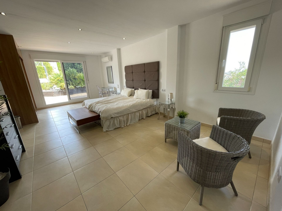 6 Bed Townhouse for sale in Monforte Del Cid Costa Blanca, Alicante, Spain