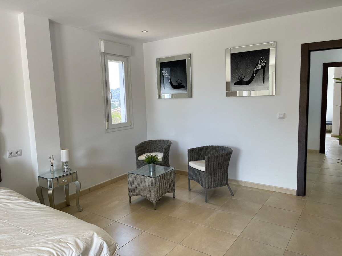 6 Bed Townhouse for sale in Monforte Del Cid Costa Blanca, Alicante, Spain