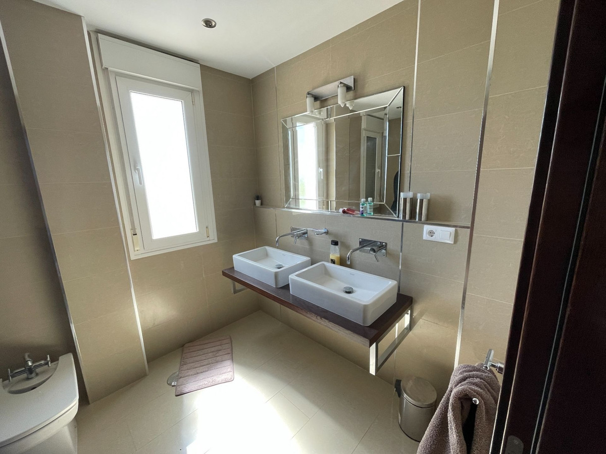 6 Bed Townhouse for sale in Monforte Del Cid Costa Blanca, Alicante, Spain