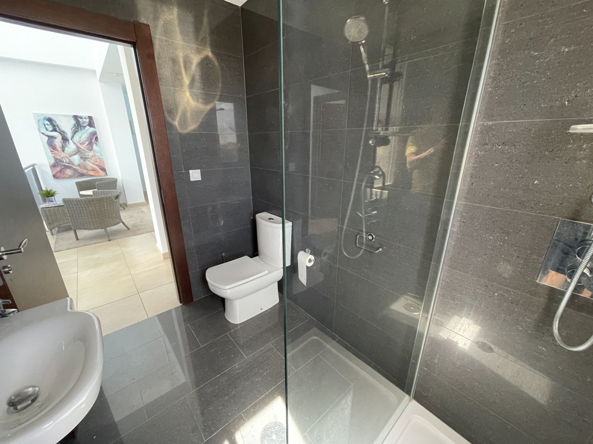 6 Bed Townhouse for sale in Monforte Del Cid Costa Blanca, Alicante, Spain