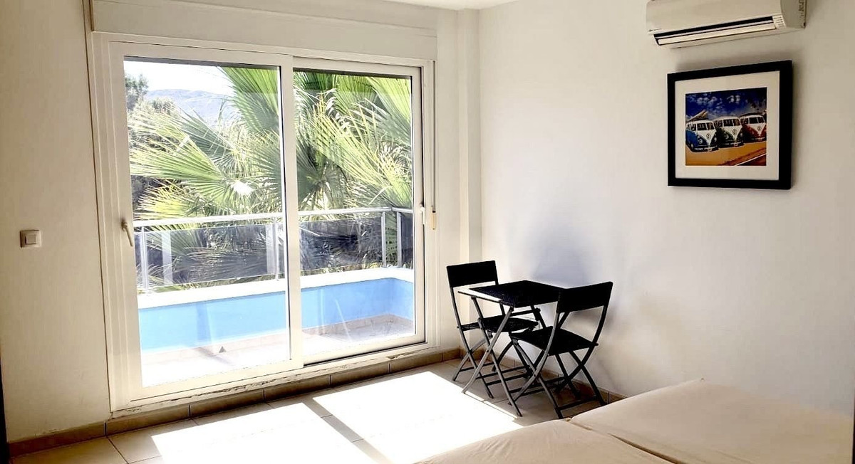 6 Bed Townhouse for sale in Monforte Del Cid Costa Blanca, Alicante, Spain