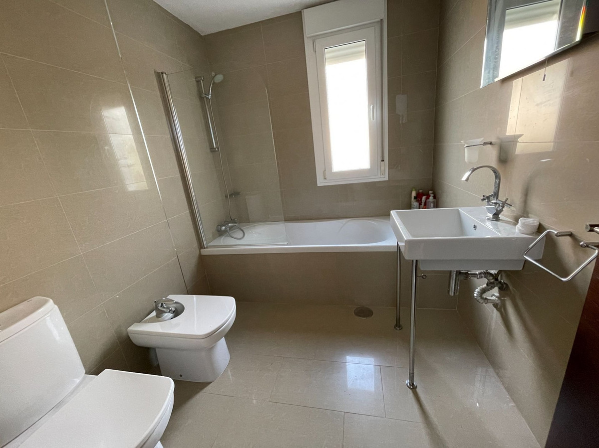 6 Bed Townhouse for sale in Monforte Del Cid Costa Blanca, Alicante, Spain