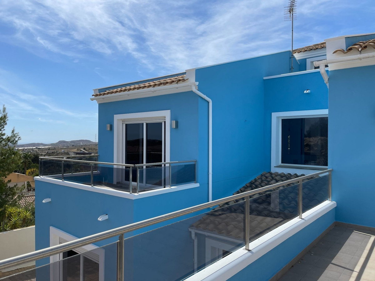 6 Bed Townhouse for sale in Monforte Del Cid Costa Blanca, Alicante, Spain