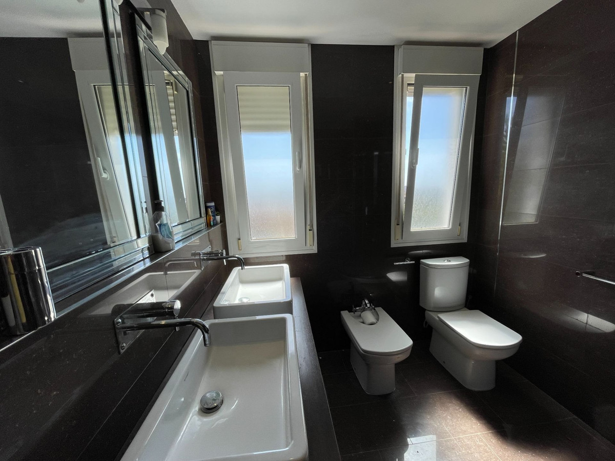 6 Bed Townhouse for sale in Monforte Del Cid Costa Blanca, Alicante, Spain