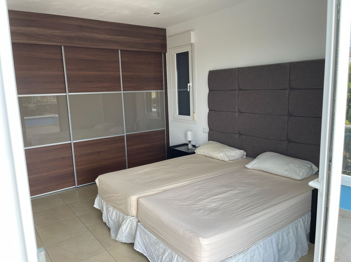 6 Bed Townhouse for sale in Monforte Del Cid Costa Blanca, Alicante, Spain