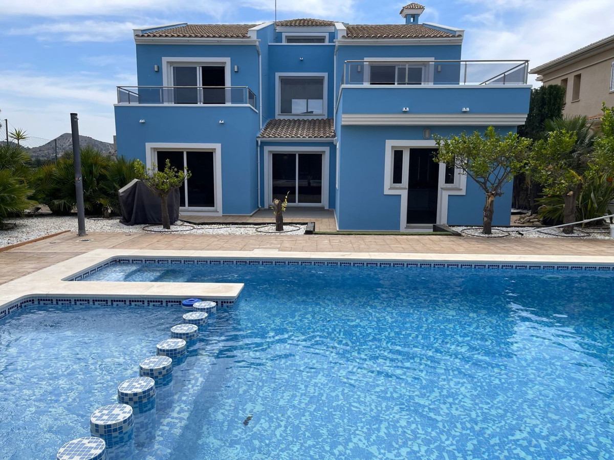 6 Bed Townhouse for sale in Monforte Del Cid Costa Blanca, Alicante, Spain