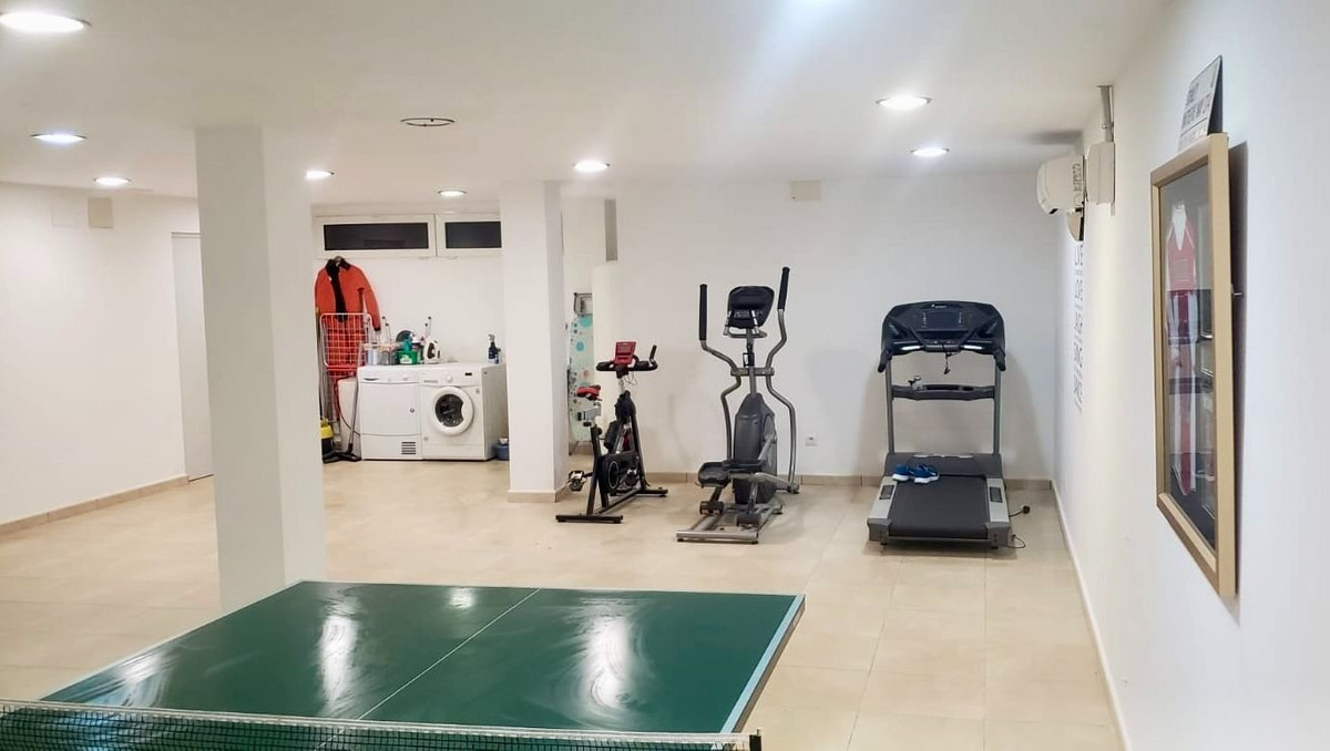 6 Bed Townhouse for sale in Monforte Del Cid Costa Blanca, Alicante, Spain