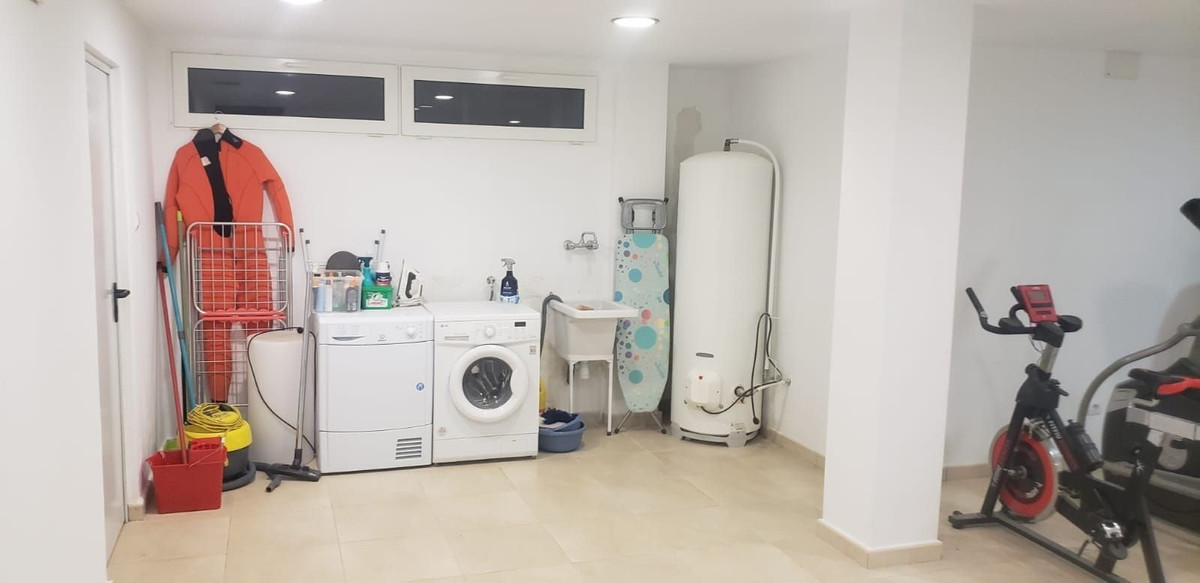 6 Bed Townhouse for sale in Monforte Del Cid Costa Blanca, Alicante, Spain