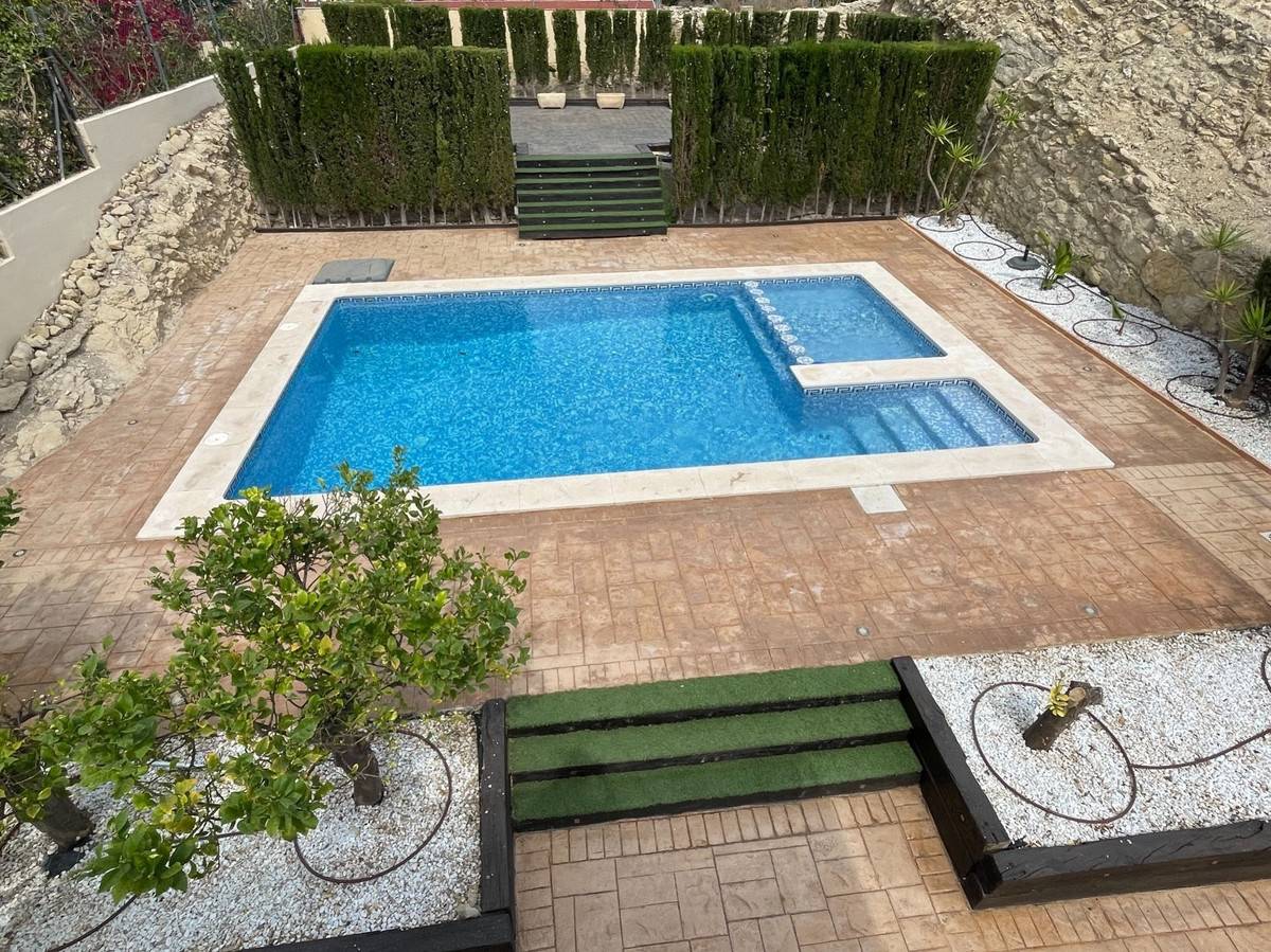 6 Bed Townhouse for sale in Monforte Del Cid Costa Blanca, Alicante, Spain