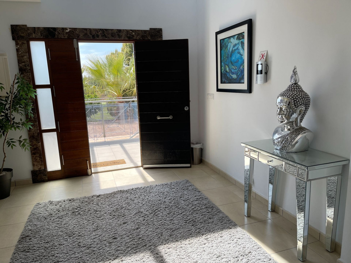 6 Bed Townhouse for sale in Monforte Del Cid Costa Blanca, Alicante, Spain