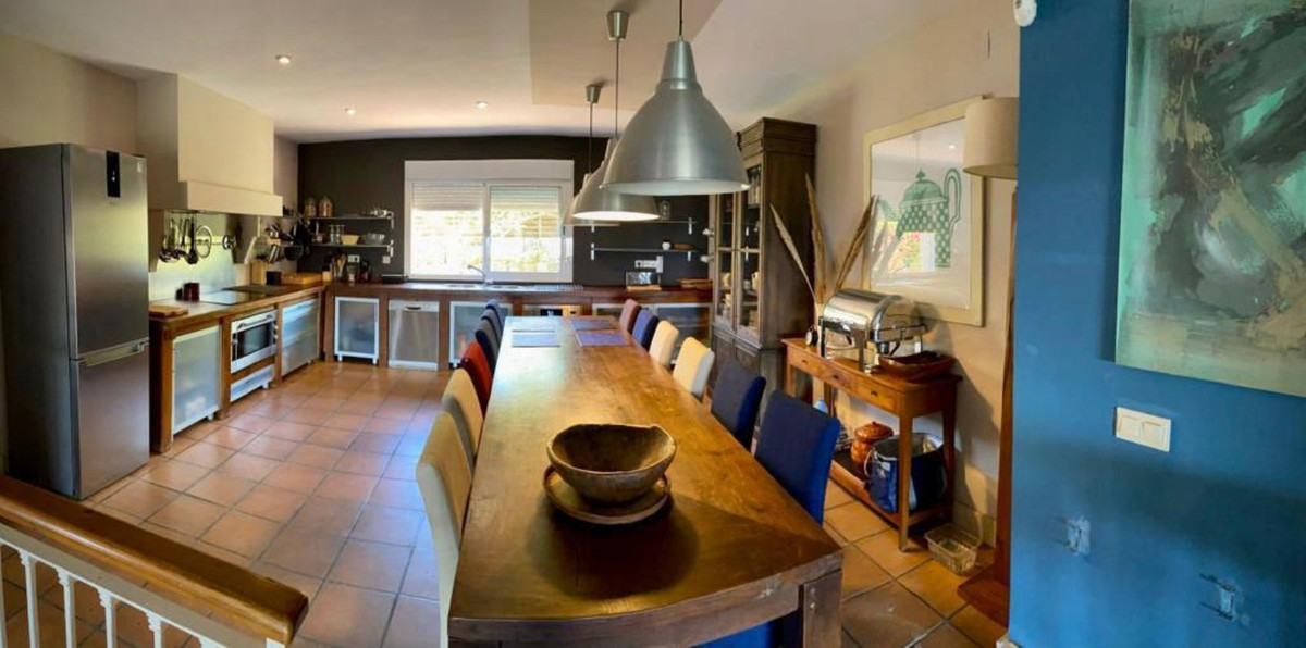 6 Bed Townhouse for sale in Manilva Costa Del Sol, Málaga, Spain