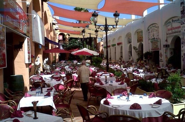 Commercial unit for sale in Calahonda Costa Del Sol, Málaga, Spain