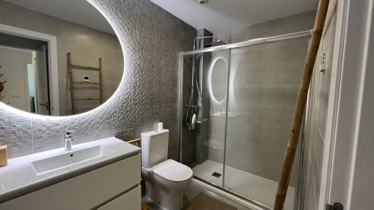 Se vende Apartamento Planta Media de 2 dormitorios en Costa Blanca, Alicante, España