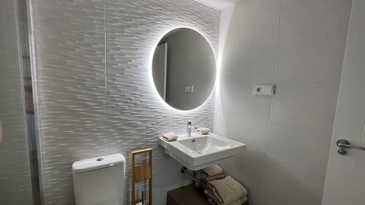 Se vende Apartamento Planta Media de 2 dormitorios en Costa Blanca, Alicante, España