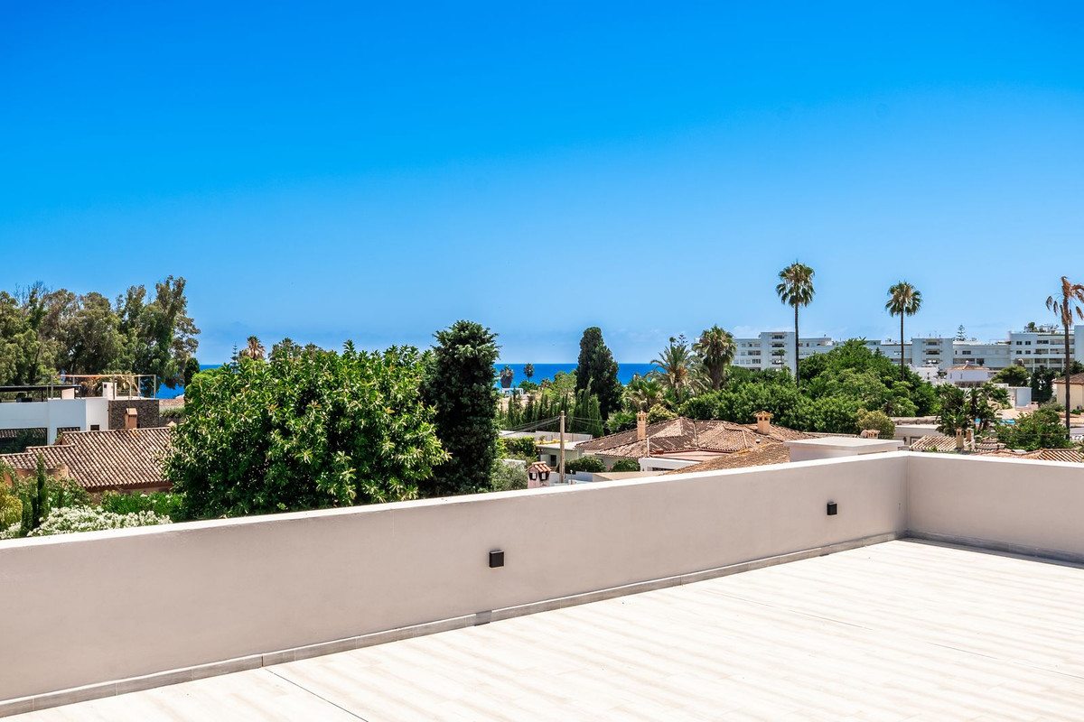 Se vende Villa - Chalet de 5 dormitorios en Costa Del Sol, Málaga, España