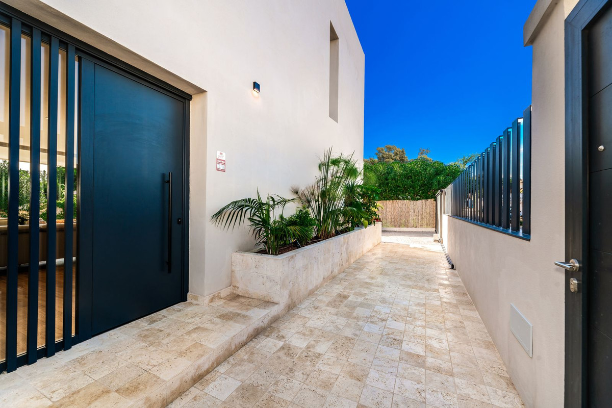 Se vende Villa - Chalet de 5 dormitorios en Costa Del Sol, Málaga, España