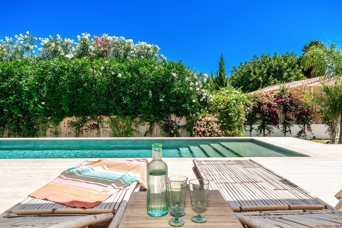 Se vende Villa - Chalet de 5 dormitorios en Costa Del Sol, Málaga, España