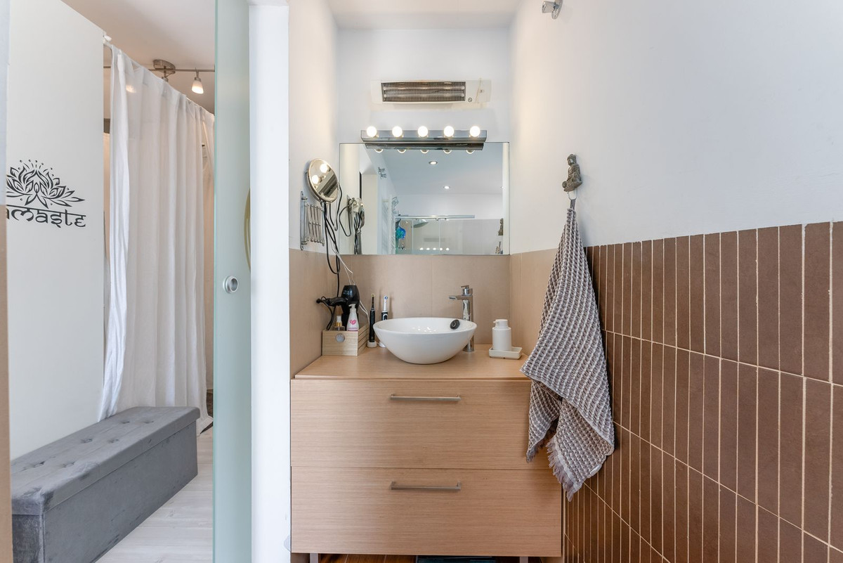 3 Bed Apartment for sale in Fuengirola Costa Del Sol, Málaga, Spain