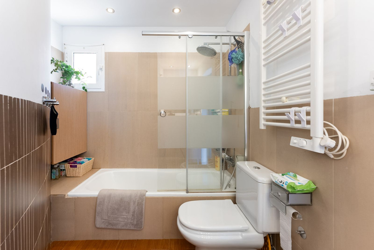 3 Bed Apartment for sale in Fuengirola Costa Del Sol, Málaga, Spain