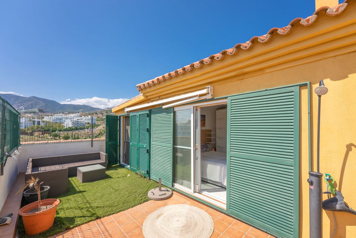 3 Bed Apartment for sale in Fuengirola Costa Del Sol, Málaga, Spain
