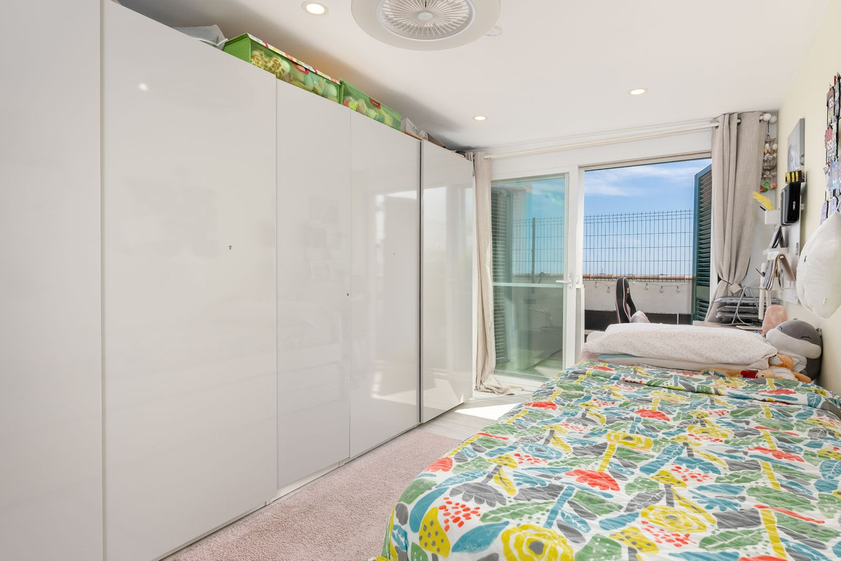 3 Bed Apartment for sale in Fuengirola Costa Del Sol, Málaga, Spain