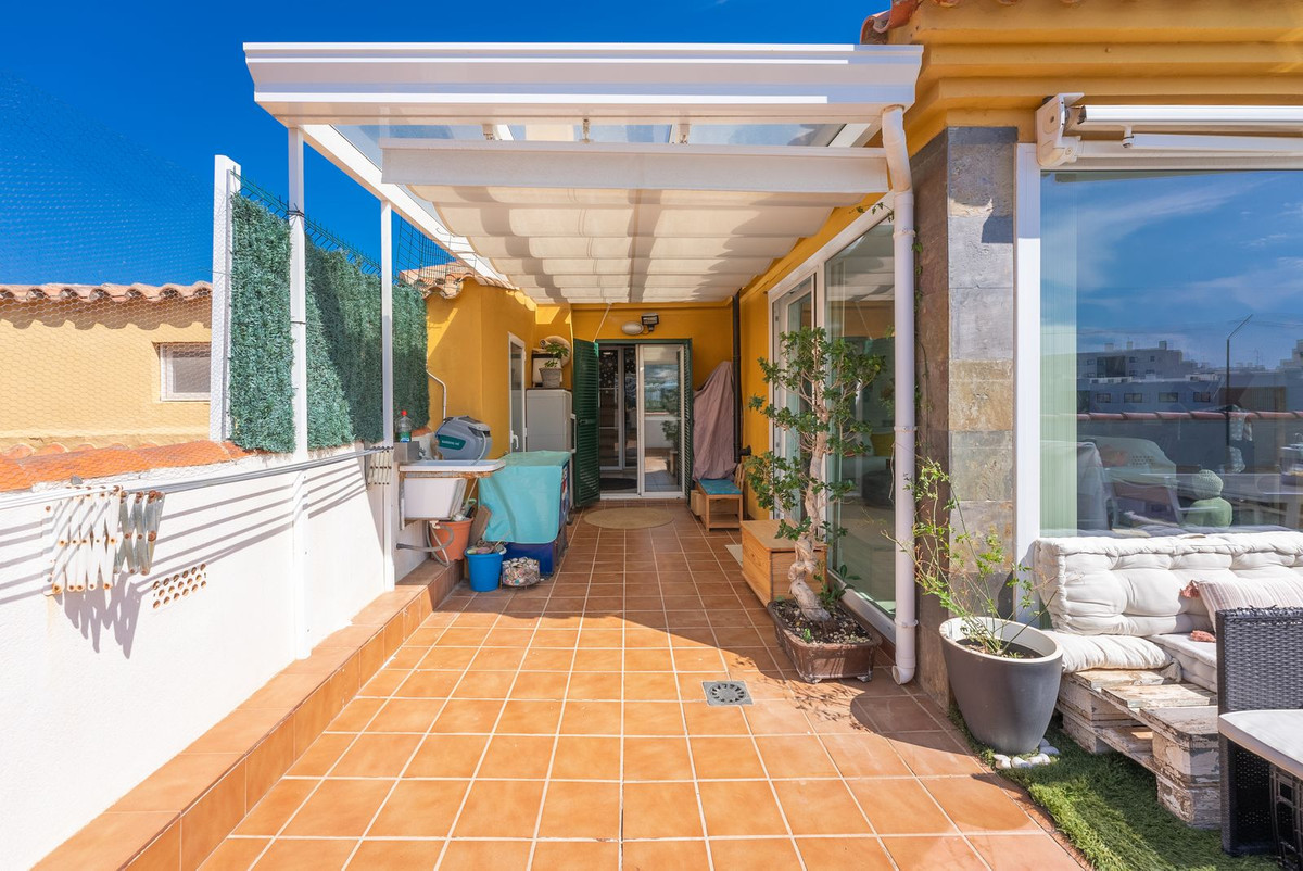 3 Bed Apartment for sale in Fuengirola Costa Del Sol, Málaga, Spain