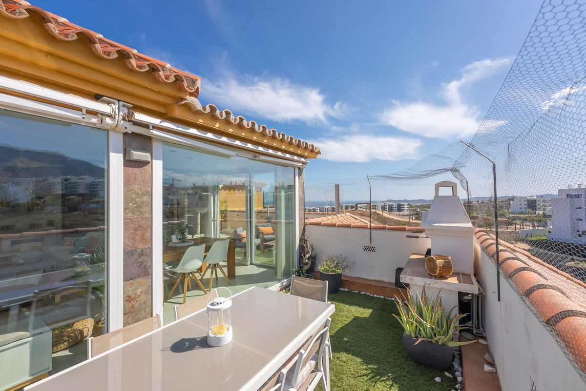 3 Bed Apartment for sale in Fuengirola Costa Del Sol, Málaga, Spain