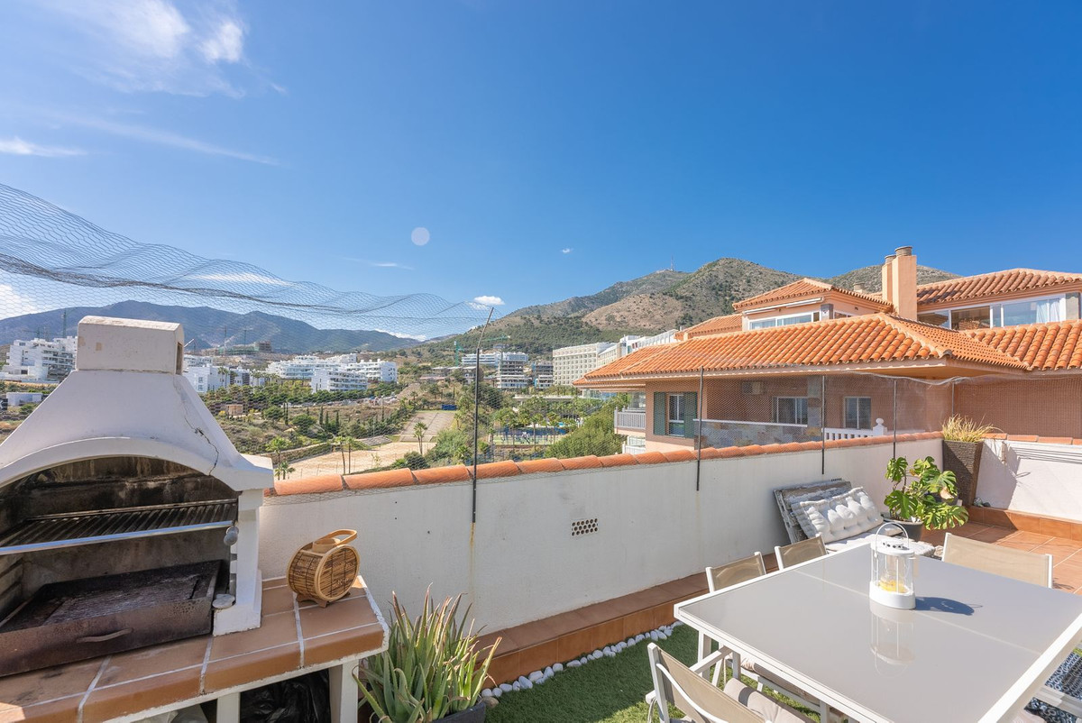 3 Bed Apartment for sale in Fuengirola Costa Del Sol, Málaga, Spain