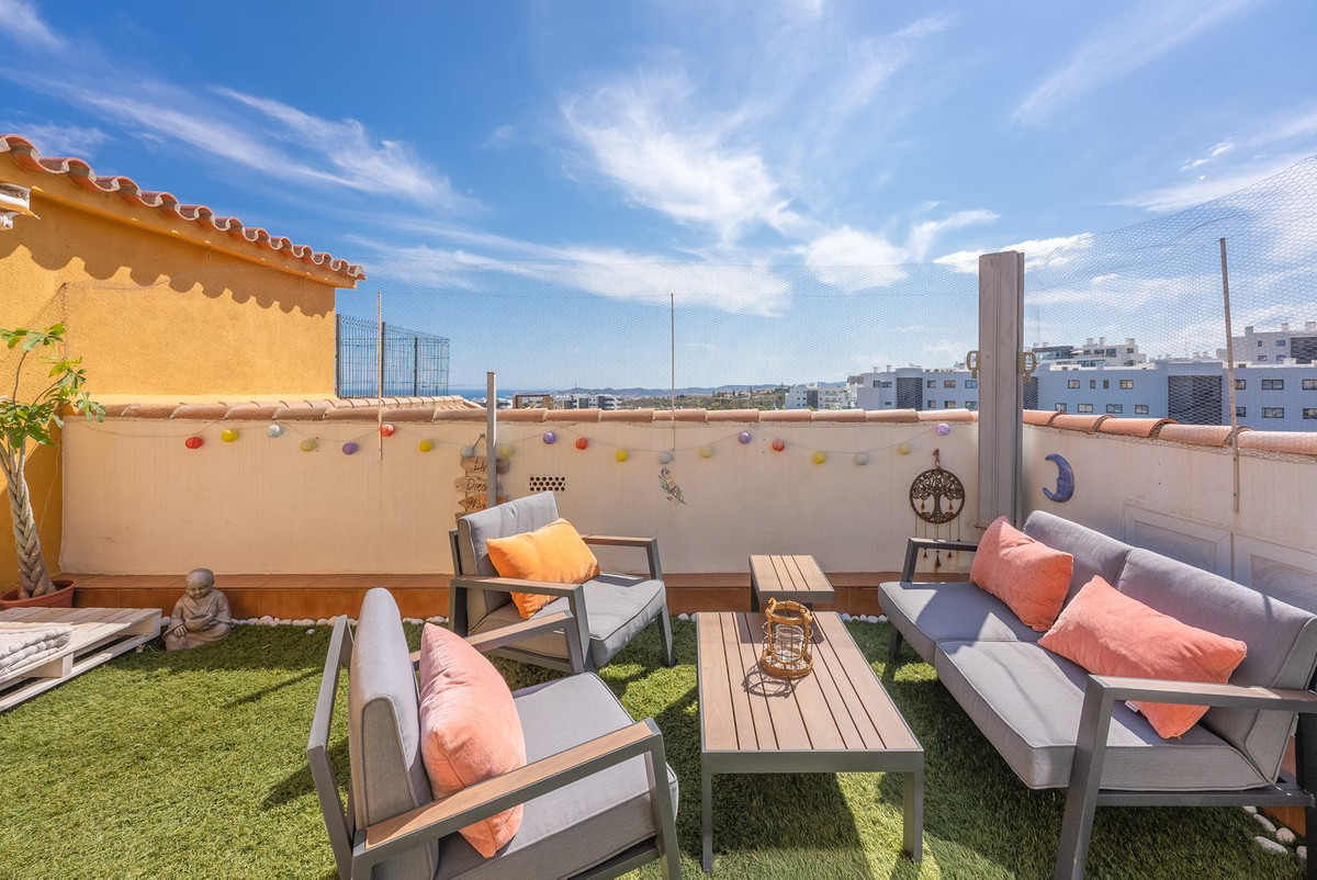 3 Bed Apartment for sale in Fuengirola Costa Del Sol, Málaga, Spain