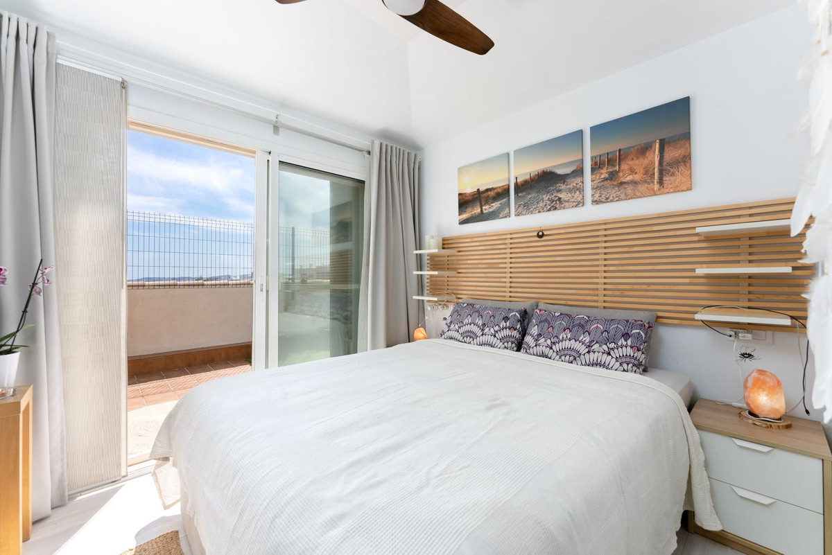 3 Bed Apartment for sale in Fuengirola Costa Del Sol, Málaga, Spain
