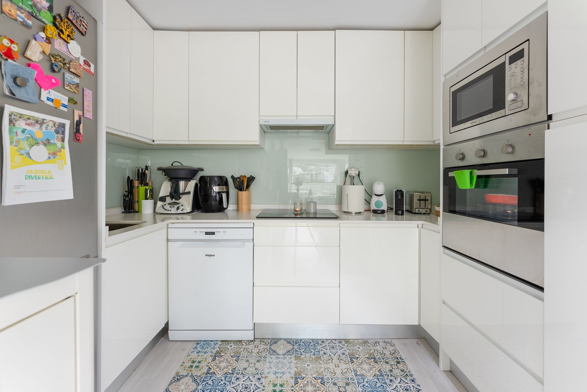 3 Bed Apartment for sale in Fuengirola Costa Del Sol, Málaga, Spain
