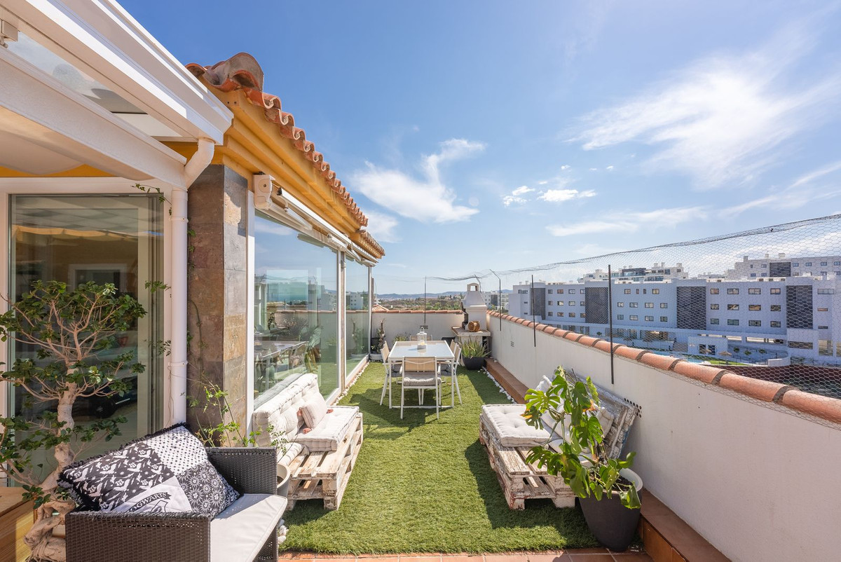 3 Bed Apartment for sale in Fuengirola Costa Del Sol, Málaga, Spain