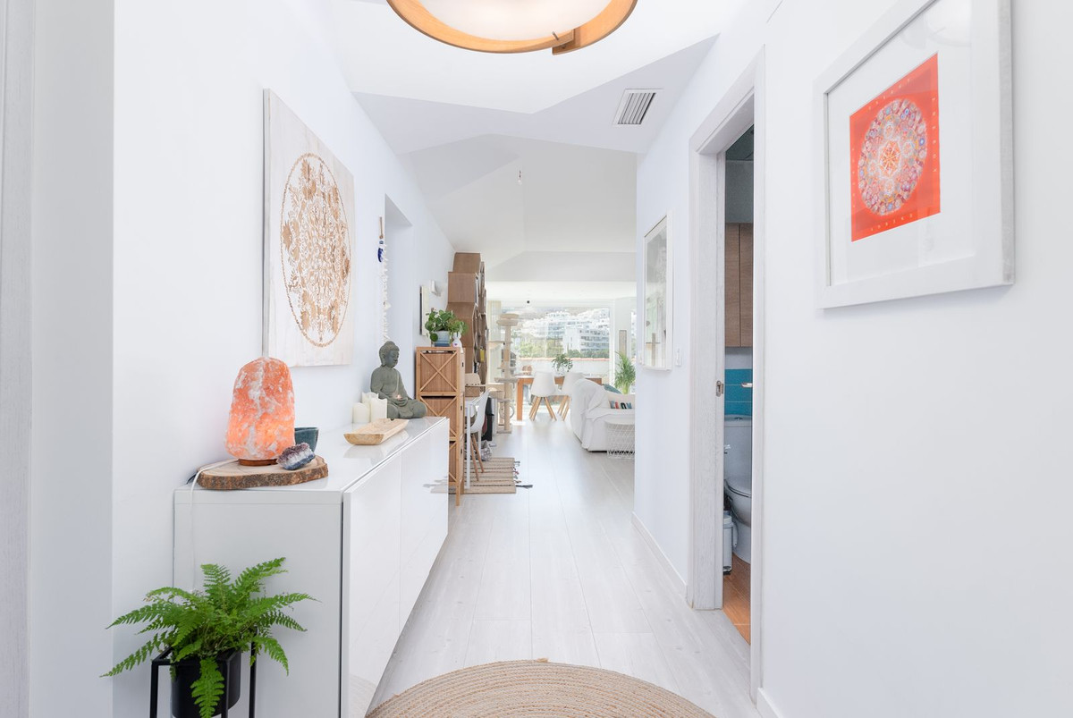3 Bed Apartment for sale in Fuengirola Costa Del Sol, Málaga, Spain