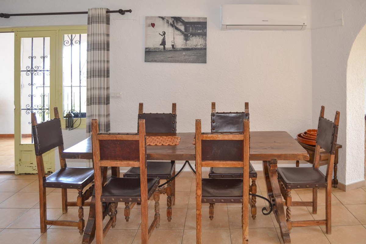 Se vende Villa - Chalet de 6 dormitorios en Costa Blanca, Alicante, España