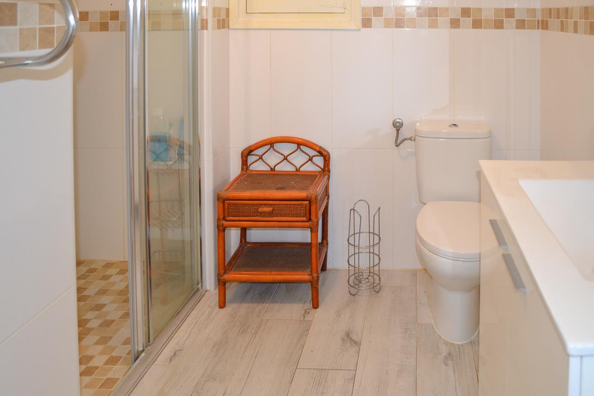 Se vende Villa - Chalet de 6 dormitorios en Costa Blanca, Alicante, España