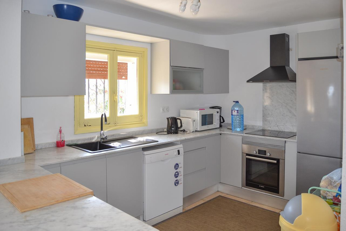 Se vende Villa - Chalet de 6 dormitorios en Costa Blanca, Alicante, España