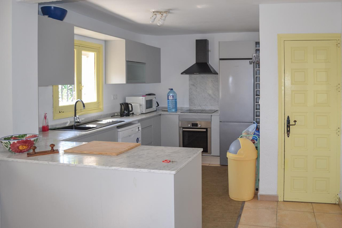 Se vende Villa - Chalet de 6 dormitorios en Costa Blanca, Alicante, España