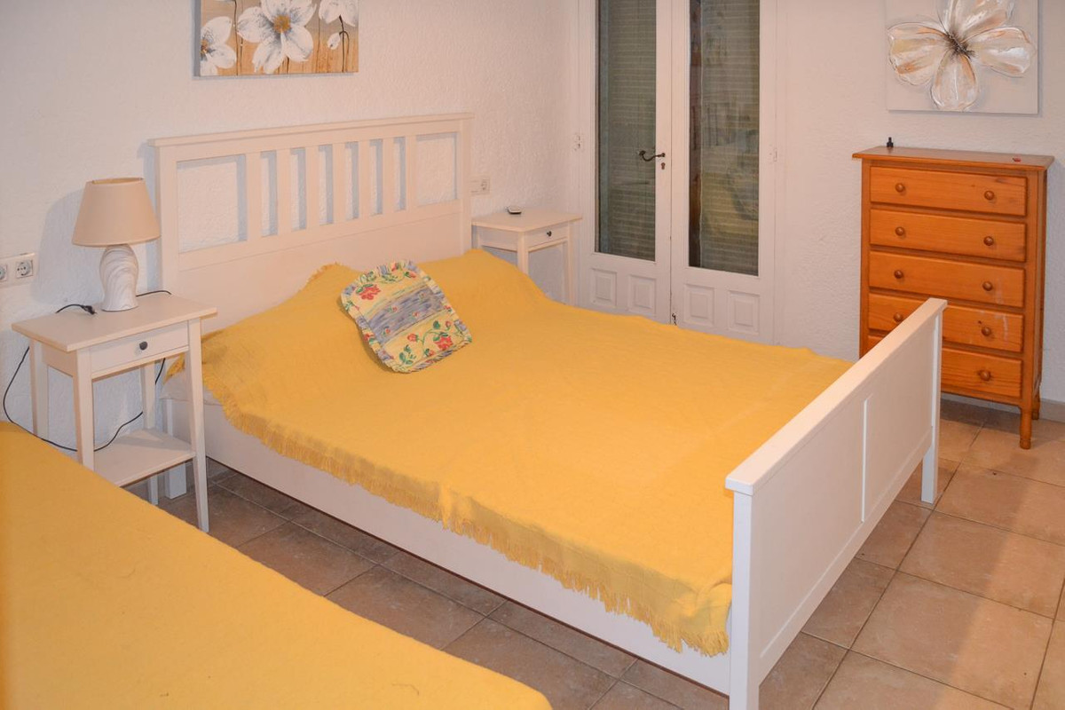 Se vende Villa - Chalet de 6 dormitorios en Costa Blanca, Alicante, España