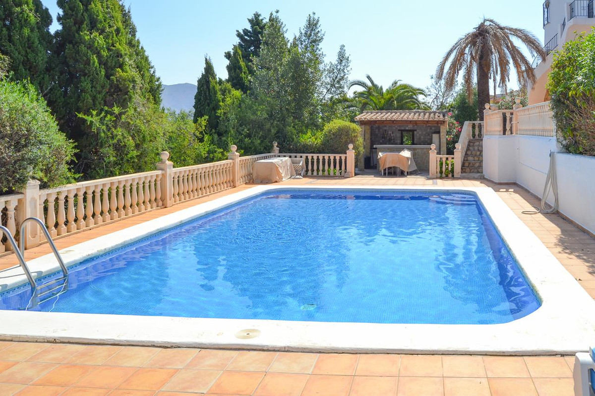 Se vende Villa - Chalet de 6 dormitorios en Costa Blanca, Alicante, España