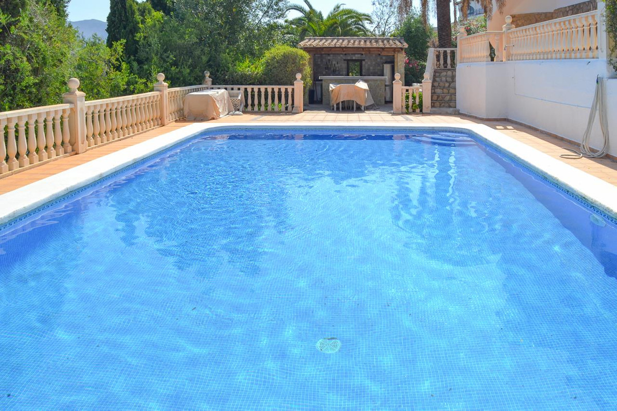 Se vende Villa - Chalet de 6 dormitorios en Costa Blanca, Alicante, España