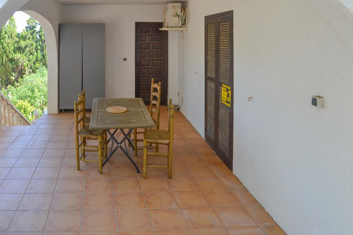 Se vende Villa - Chalet de 6 dormitorios en Costa Blanca, Alicante, España
