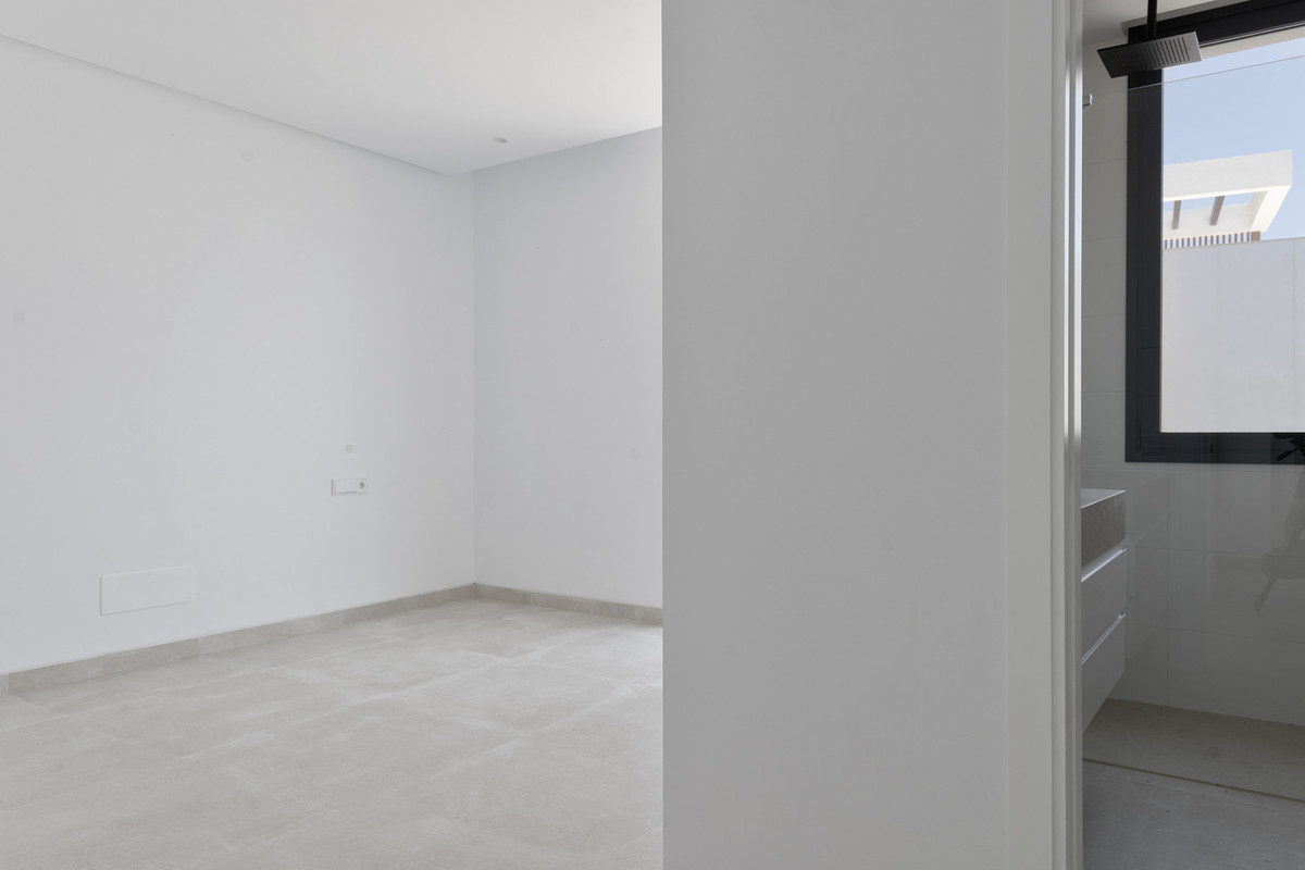 Se vende Villa - Chalet de 4 dormitorios en Costa Del Sol, Málaga, España