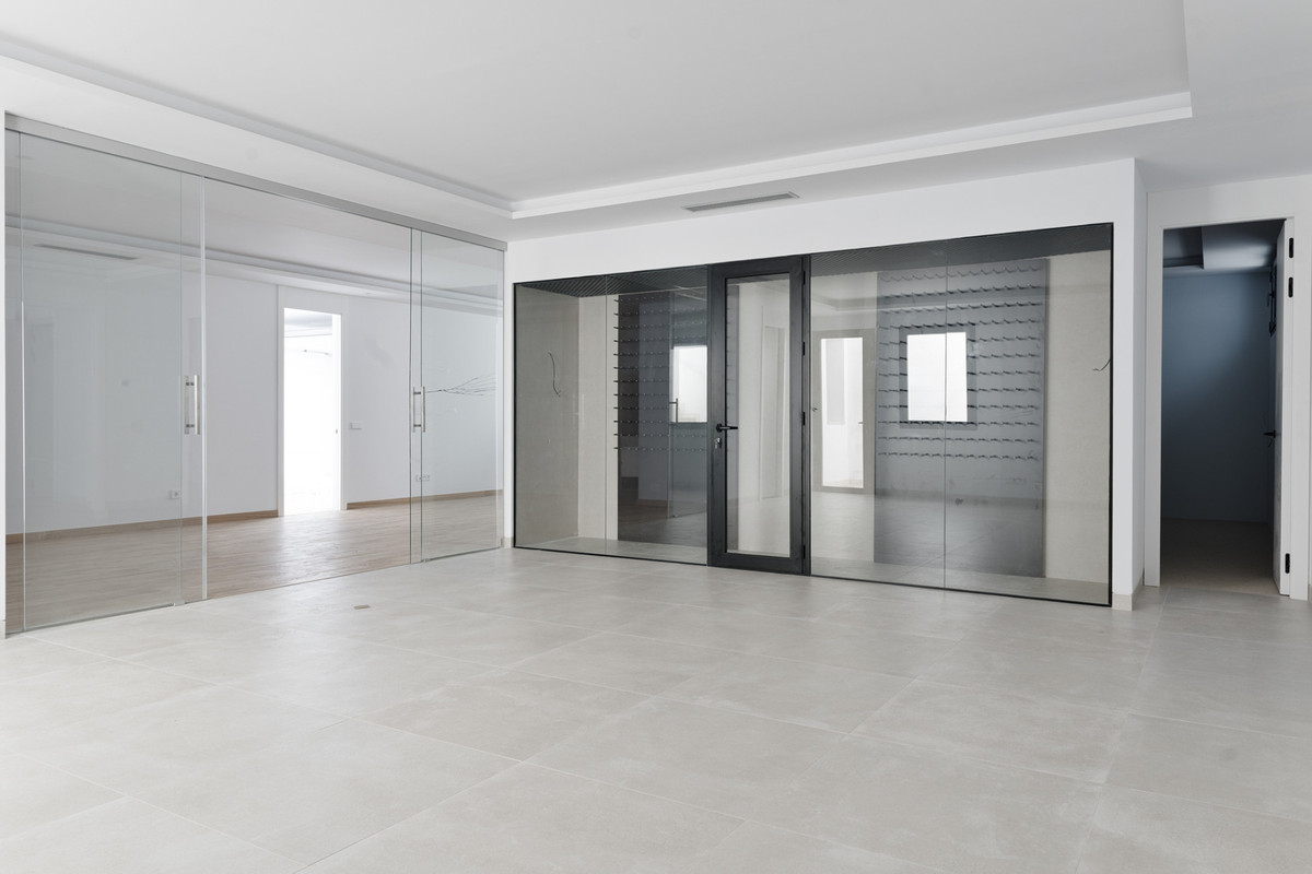 Se vende Villa - Chalet de 4 dormitorios en Costa Del Sol, Málaga, España