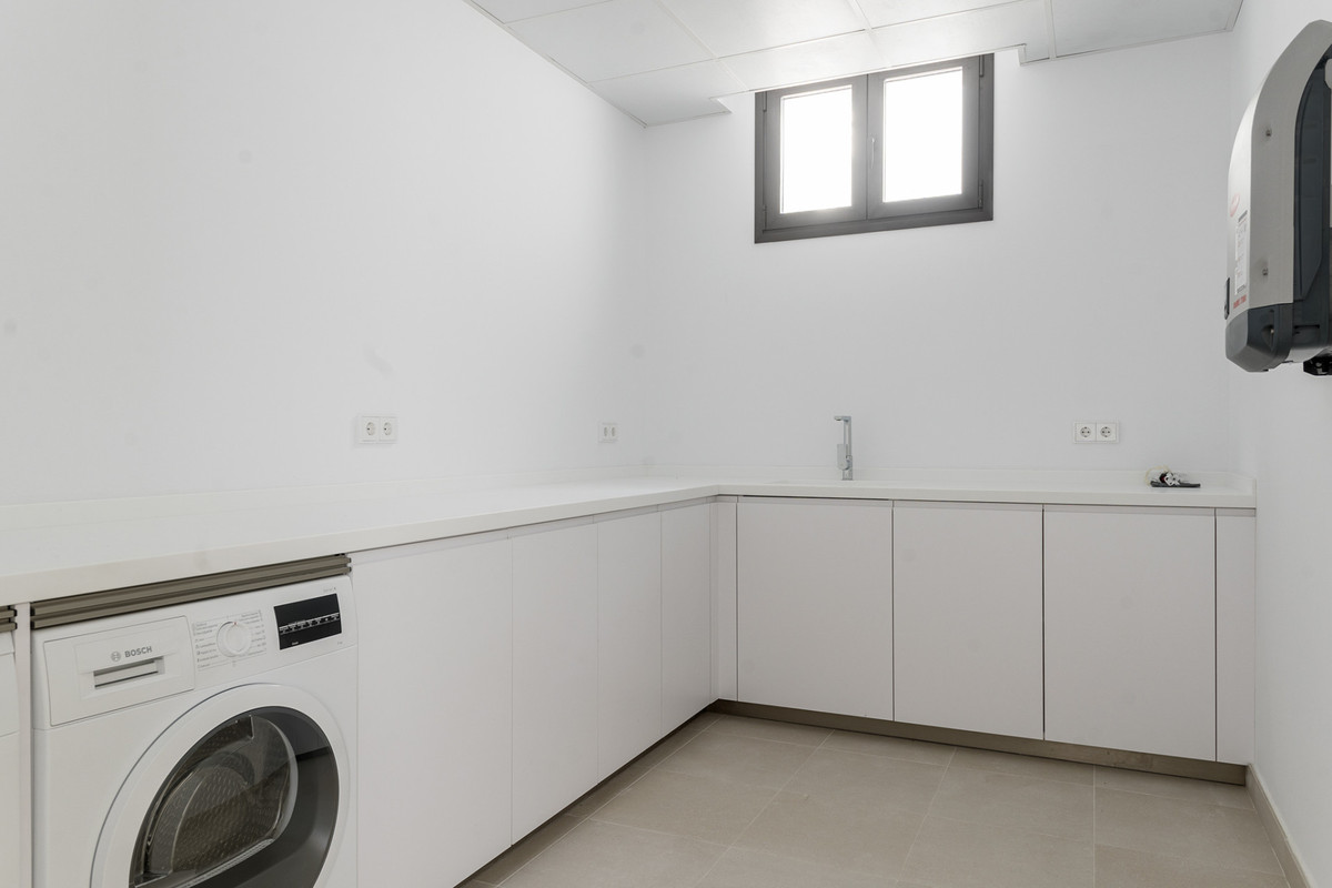 Se vende Villa - Chalet de 4 dormitorios en Costa Del Sol, Málaga, España