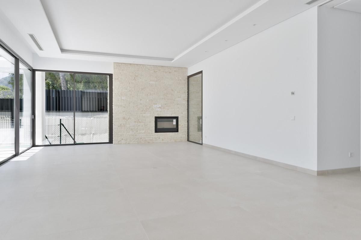 Se vende Villa - Chalet de 4 dormitorios en Costa Del Sol, Málaga, España
