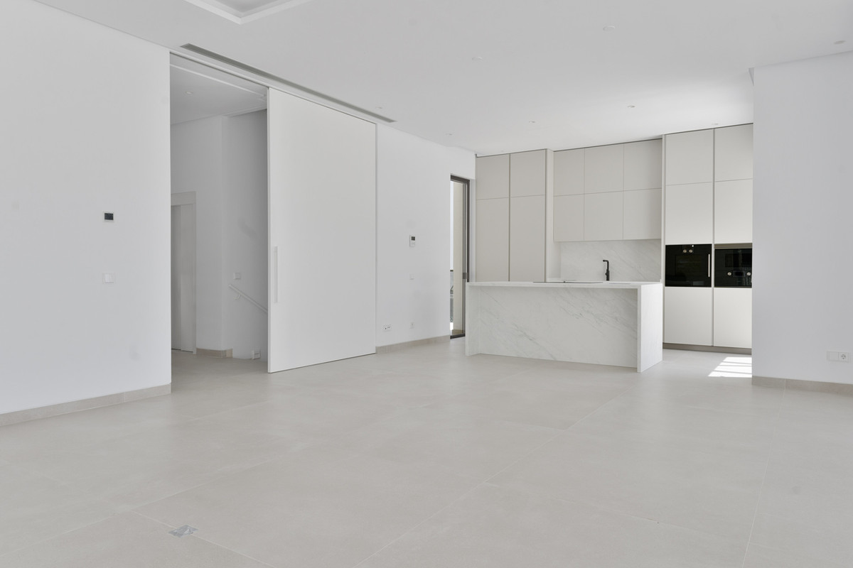Se vende Villa - Chalet de 4 dormitorios en Costa Del Sol, Málaga, España