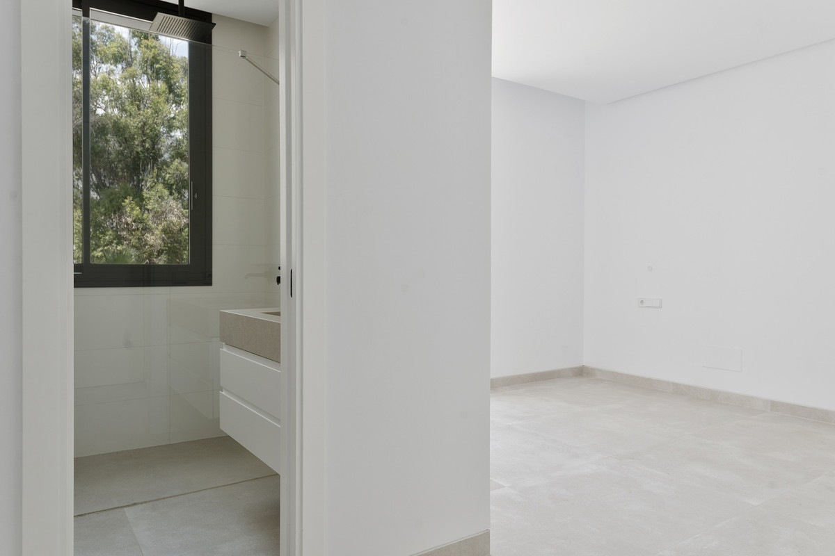 Se vende Villa - Chalet de 4 dormitorios en Costa Del Sol, Málaga, España