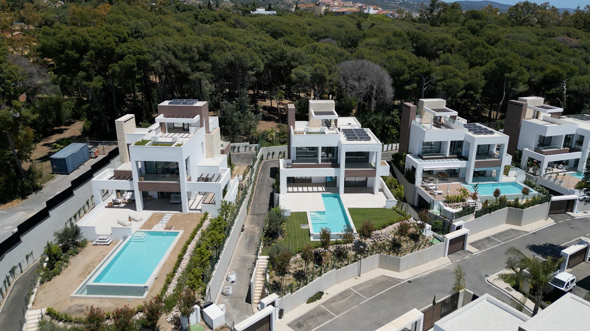 Se vende Villa - Chalet de 4 dormitorios en Costa Del Sol, Málaga, España