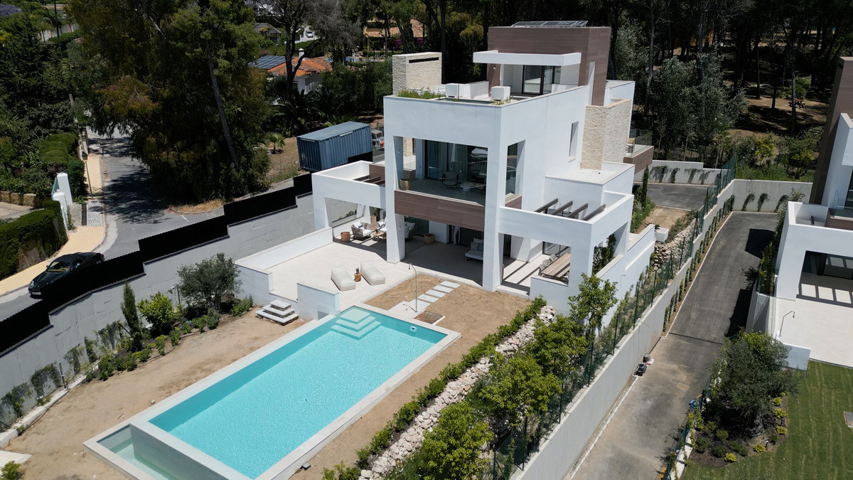 Se vende Villa - Chalet de 4 dormitorios en Costa Del Sol, Málaga, España